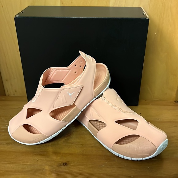 Jordan Flare Girl’s Sandals NIB - Picture 2 of 3